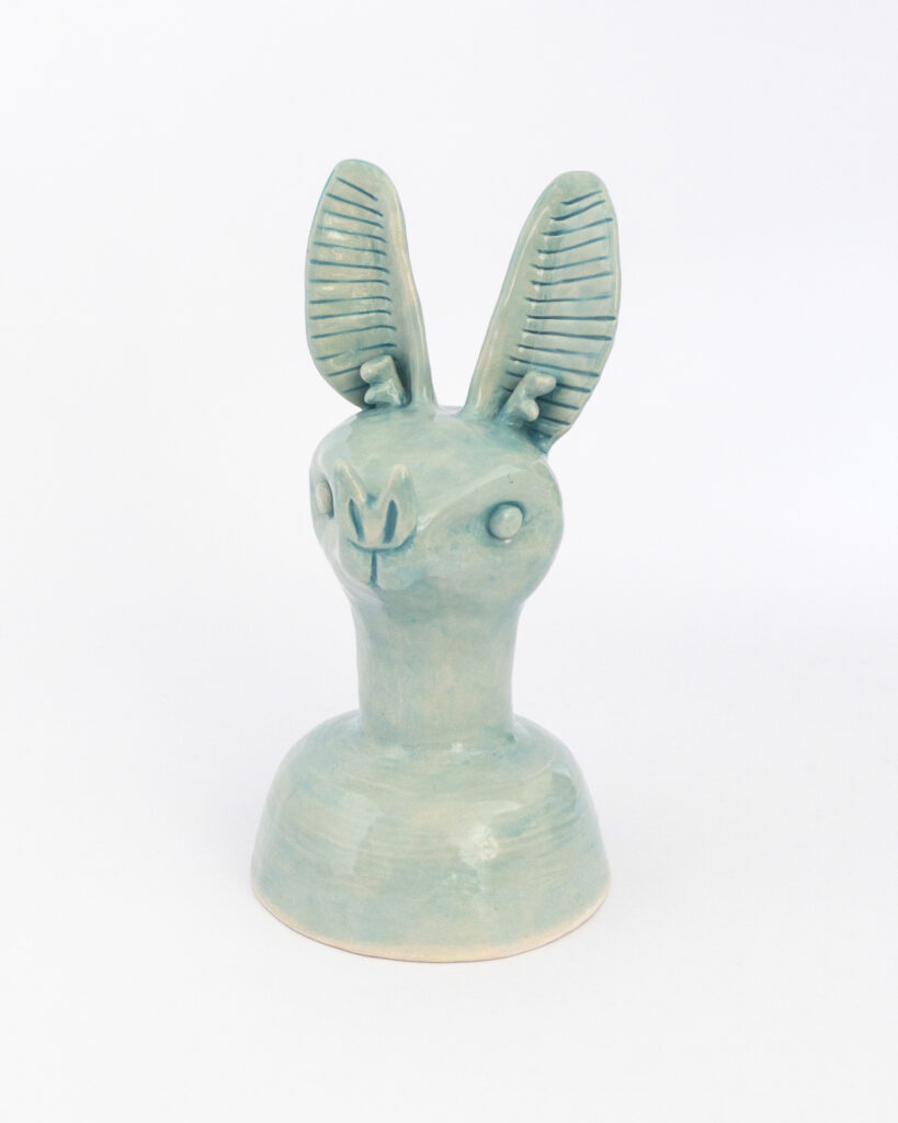 Ceramic lid in the form of a blue bat head